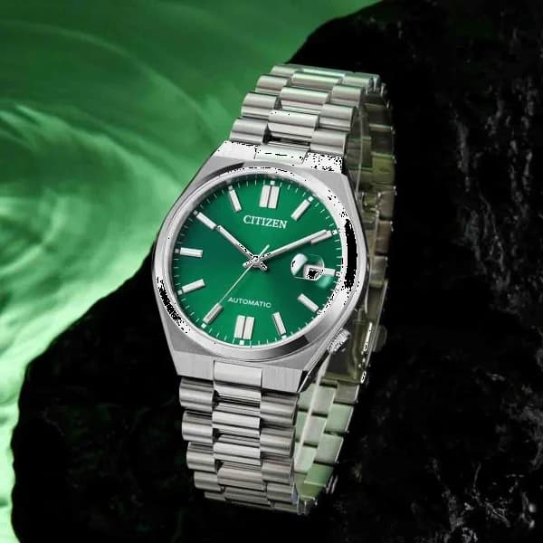 Détail du bracelet acier du Citizen NJ0150-81X