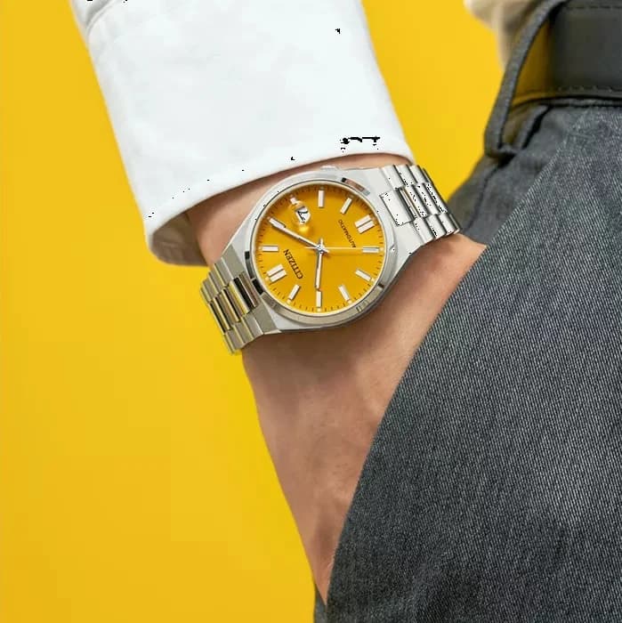 Détail du bracelet acier du Citizen NJ0150-81Z