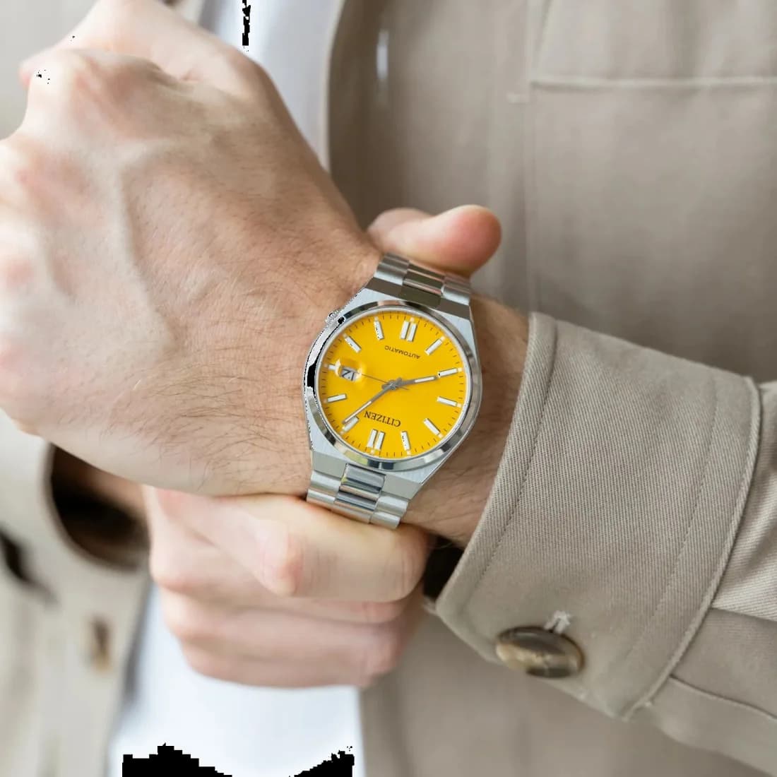 Détail du bracelet acier du Citizen NJ0150-81Z