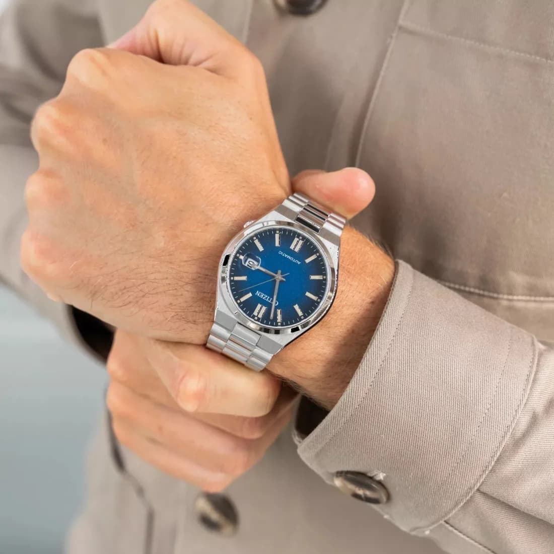 Détail du bracelet acier du Citizen NJ0151-88L
