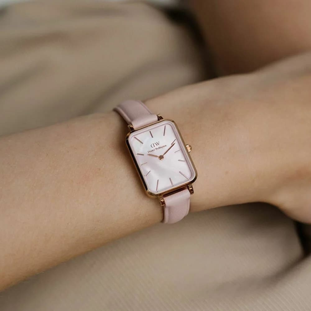 Détail du bracelet cuir du Daniel Wellington DW00100636