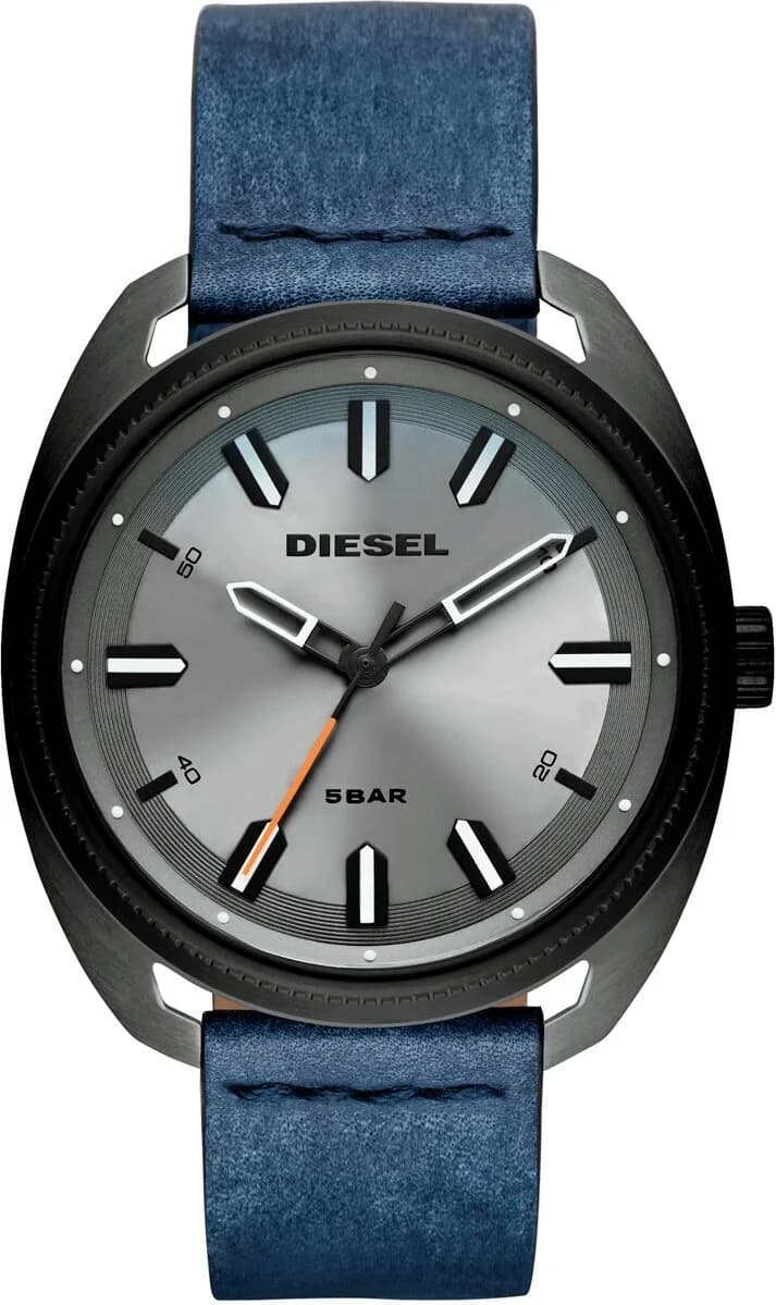 Garde-temps Diesel DZ1838 pour homme, cadran argent sur bracelet cuir noir