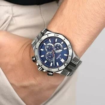 Le garde-temps Festina F20448/3 vu de profil