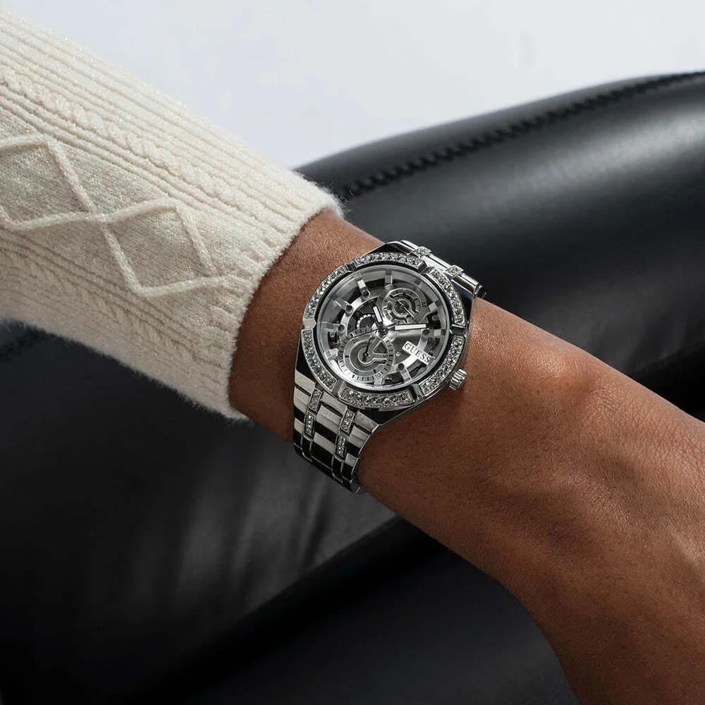Détail du bracelet acier du Guess GW0604L1