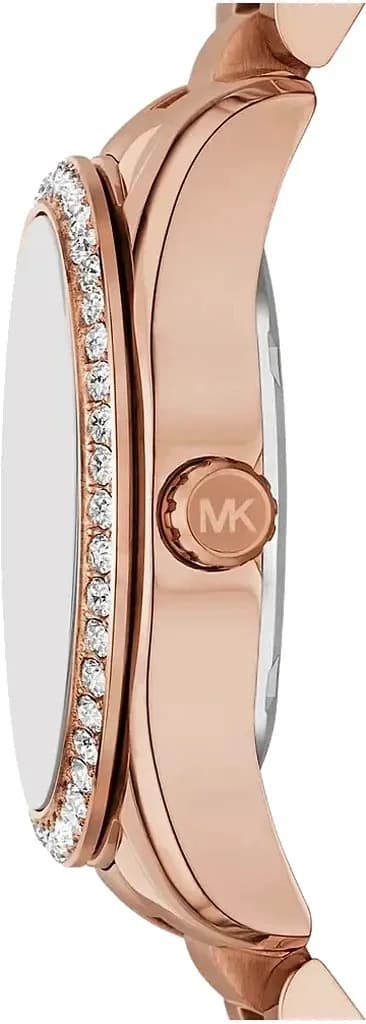 Zoom sur le cadran bleu du Michael Kors MK4926