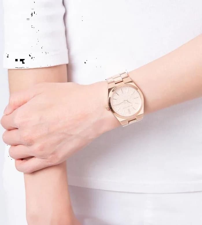 Zoom sur le cadran or rose du Michael Kors MK6624
