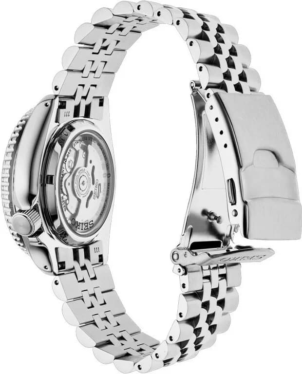 Le garde-temps Seiko SSK033K1 vu de profil