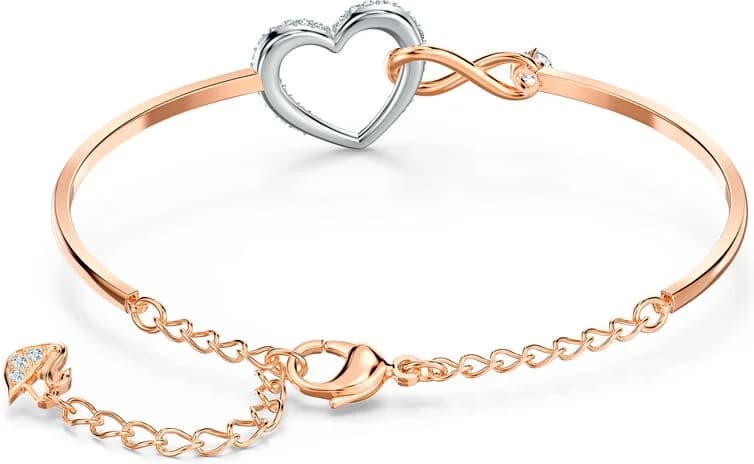 Zoom sur le cadran du Swarovski 5518869