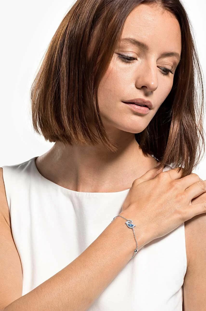 Zoom sur le cadran du Swarovski 5521473