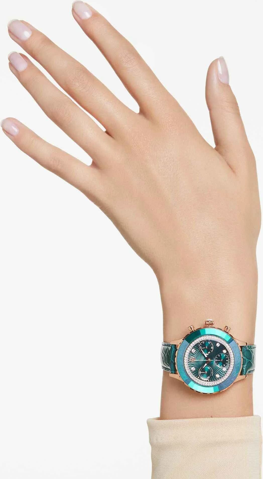 Détail du bracelet cuir du Swarovski 5672931