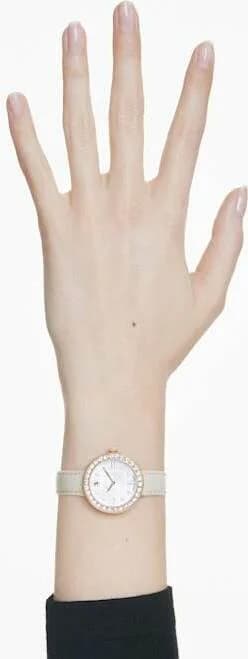 Détail du bracelet cuir du Swarovski 5672968