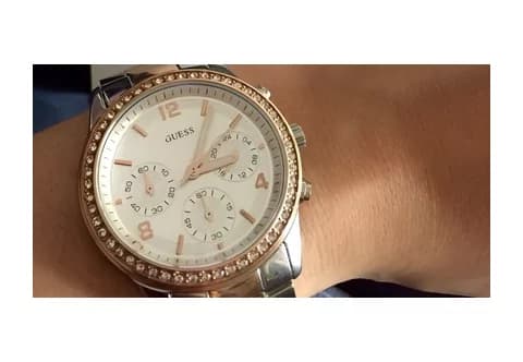 Les Montres Guess pour Femmes : Élégance et Style à Votre Poignet