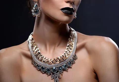 Les bijoux cultes du cinéma : glamour, luxe et légendes du 7e art
