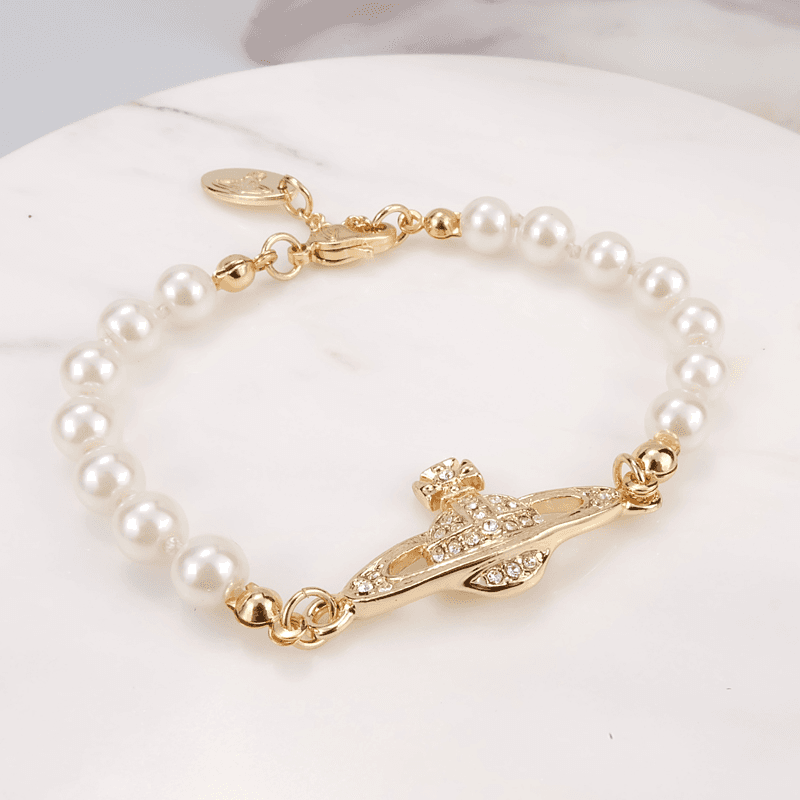 Bracelet Vivienne Westwood bas relief en perles blanches vue 4