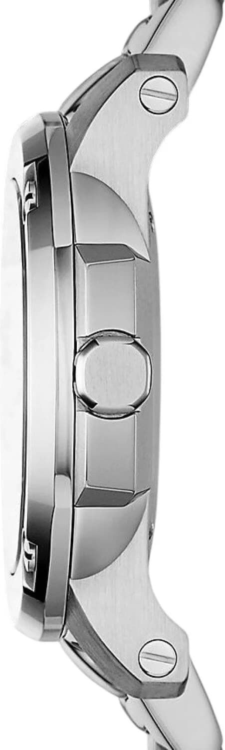 Visage cadran Burberry BBY1804 où cristaux Swarovski entourent le guichet date à 3 heures