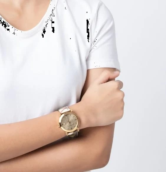 Montre Femme Burberry BU9026 The City - Cadran Argenté à Motif Check, Boîtier Doré et Bracelet Cuir Noir vue 5