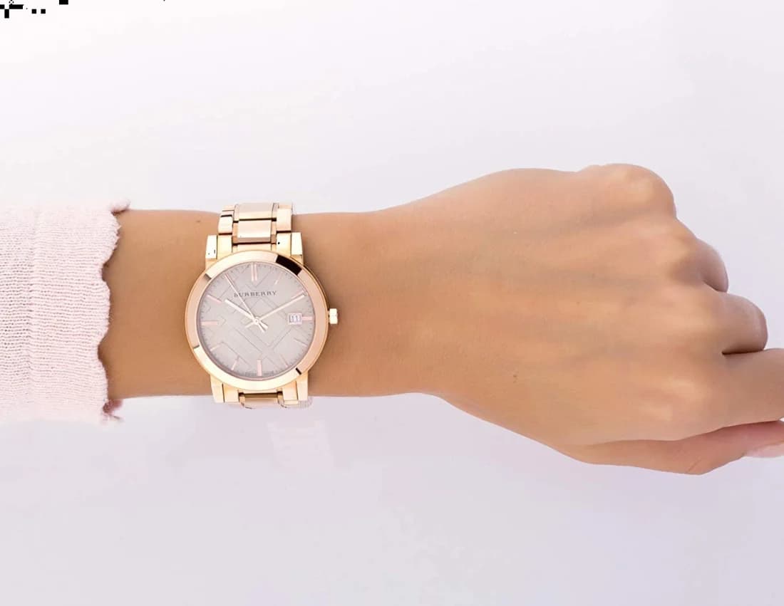 Lunette boîtier Burberry BU9034 en acier inoxydable or rose de 32 mm avec lunette lisse polie et verre saphir antireflet