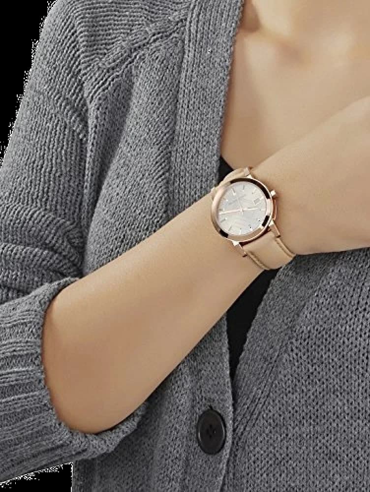 Montre Femme Burberry City BU9109 Cadran Tartan Acier Or & Cuir Beige vue 5