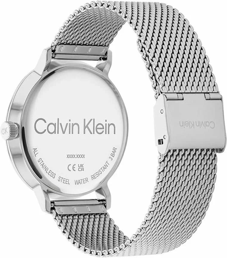 Visage cadran Calvin Klein K2G2G126 avec index appliques fins, aiguilles en acier et date à 3h