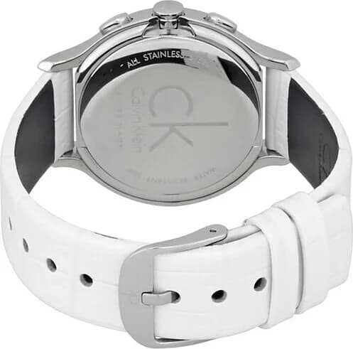 Attache bracelet Calvin Klein K2U291L6 cuir blanc coutures contrastantes fermoir boucle ardillon signature Calvin Klein gravée confort et durabilité