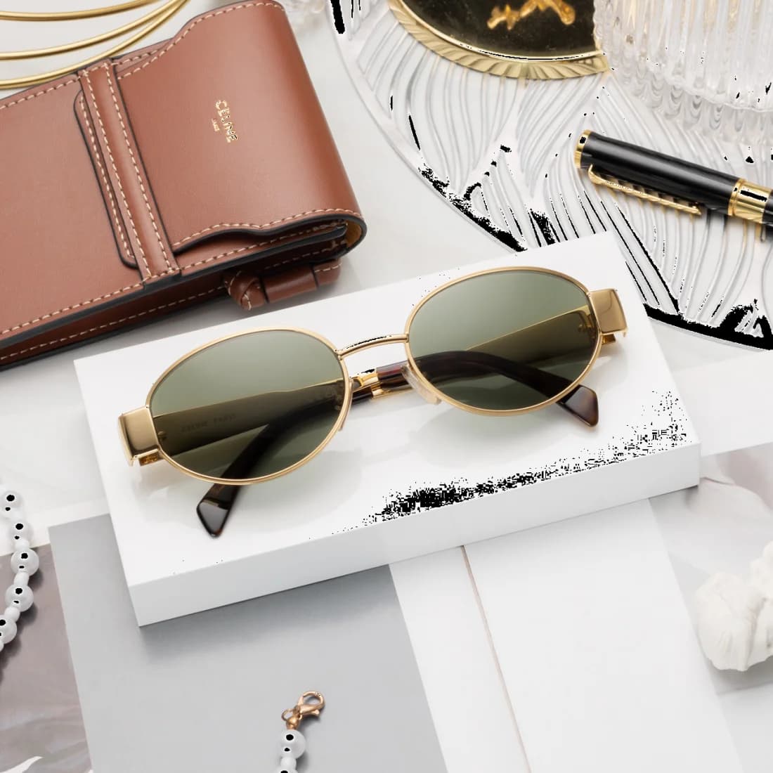 Lunettes de soleil Celine Triomphe 01 - Monture métal ovale CL40235U - Femme vue 5