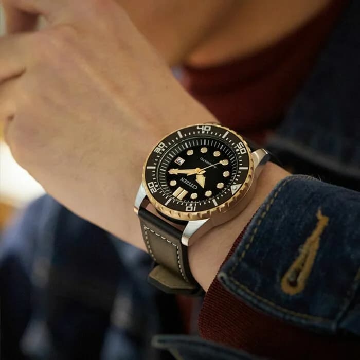 Lunette boîtier Citizen NJ0176-10E en acier brossé 42mm, lunette fixe et glace minérale bombée