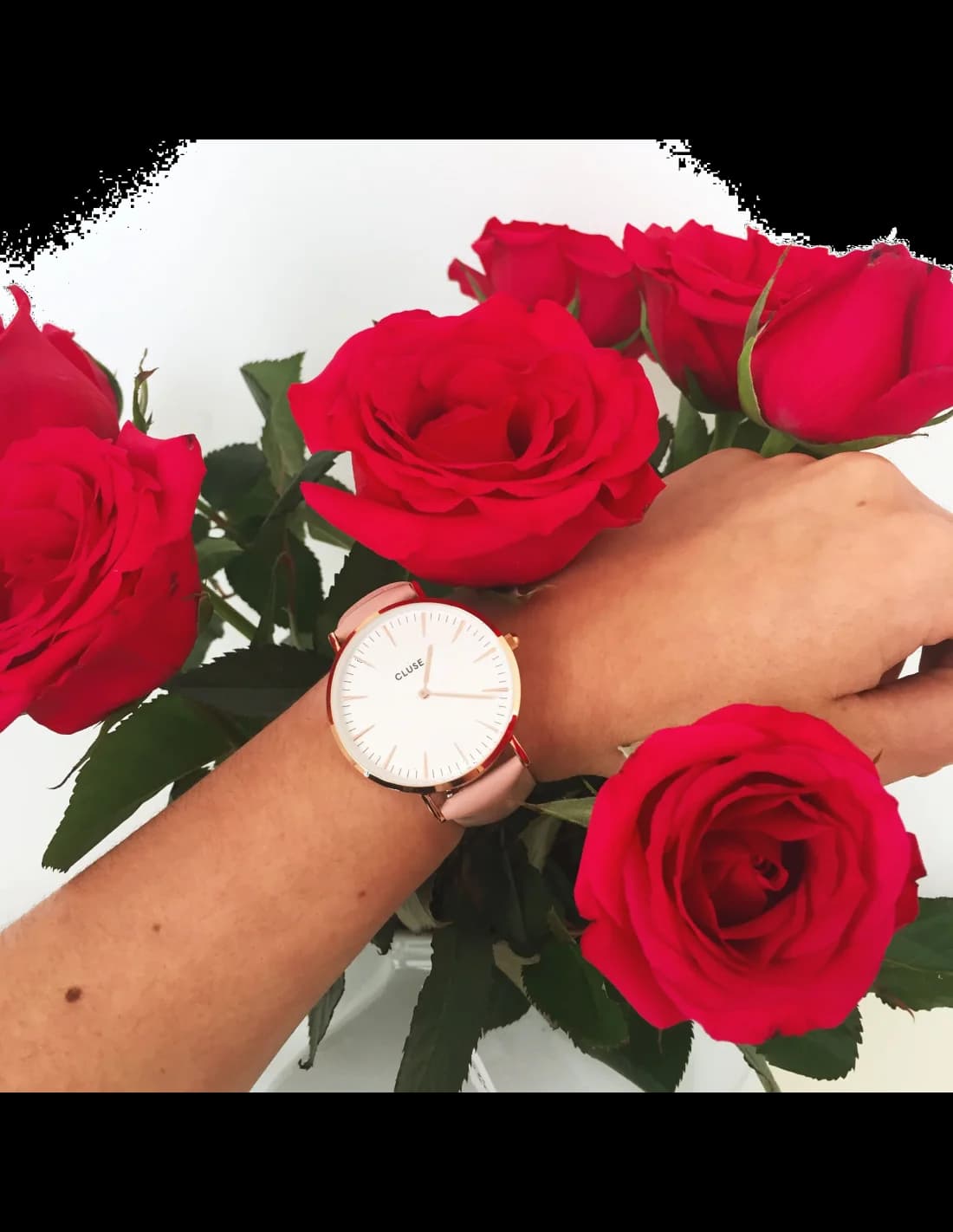 Attache bracelet Cluse CL18014 en cuir rose poudré avec fermoir boucle ardillon en acier inoxydable doré