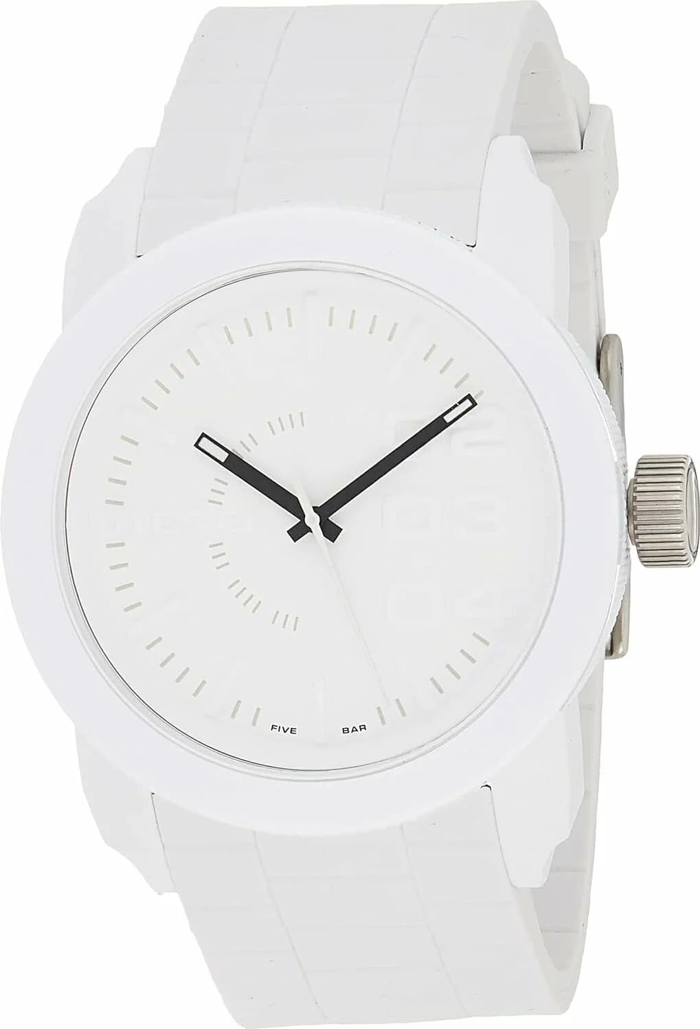 Attache bracelet Diesel DZ4586 en acier inoxydable gris brossé, fermoir déployant double sécurité, maillons larges ajustables