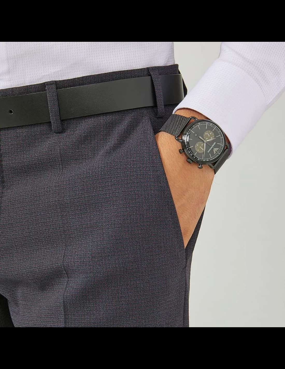 Attache bracelet Emporio Armani AR11142 en maille milanaise noire acier inoxydable, fermoir déployant à pression, finition satinée brossée