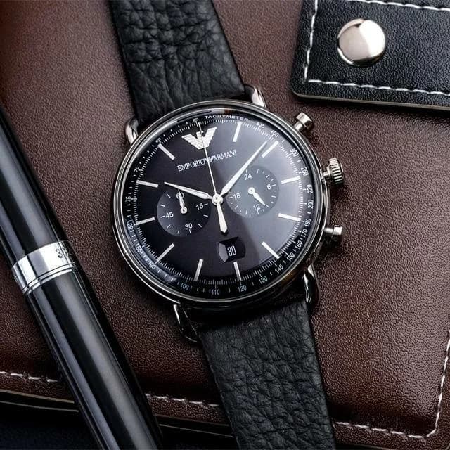 Lunette boîtier Emporio Armani AR11143 acier inoxydable brossé 44mm, lunette fine avec échelle tachymétrique gravée pour un look sportif