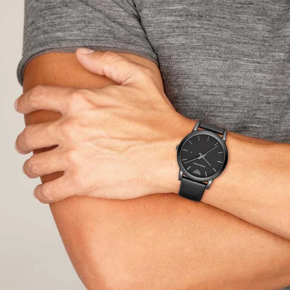 Montre Homme Emporio Armani Classic AR1732 - Cadran Noir, Boîtier Noir, Bracelet Cuir vue 4