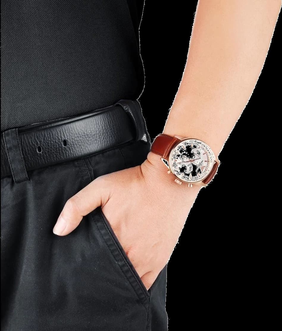 Attache bracelet Emporio Armani AR5996 en cuir marron, coutures contrastées, boucle ardillon signée Emporio Armani