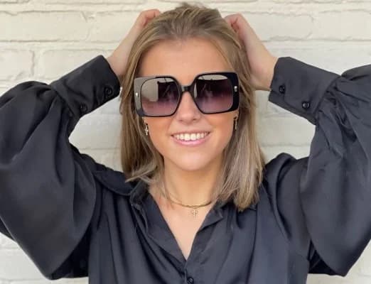 Lunettes de Soleil Fendi FE40036U Monture Carrée Acétate Noire - Femme vue 3