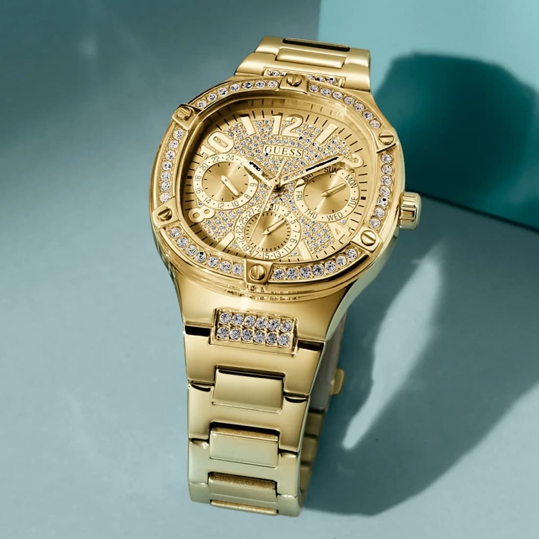 Montre Femme Guess Duchess GW0558L2 en acier doré jaune multifonction vue 5