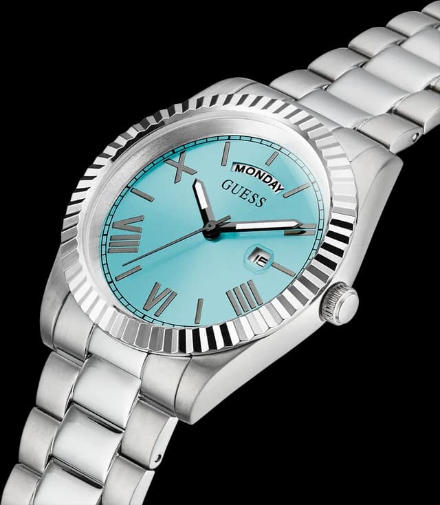 Attache bracelet Guess GW0265G11 en acier inoxydable 316L et maillons polis avec déploiant à double bouton poussoir