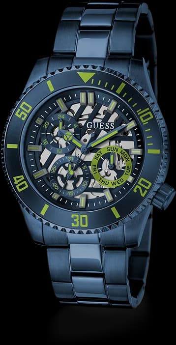 Attache bracelet Guess GW0488G4 en acier inoxydable brossé avec fermoir déployant double sécurité et maillons ajustables