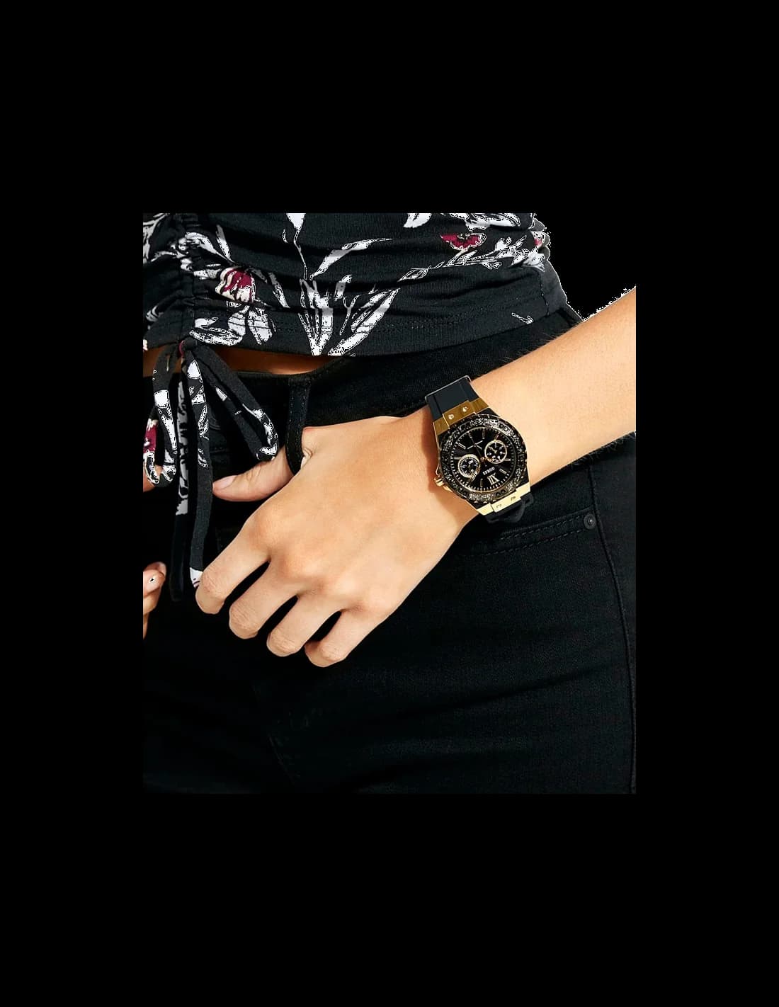 Attache bracelet Guess W1053L7 en acier doré à maillons lisses, fermoir déployant sécurisé