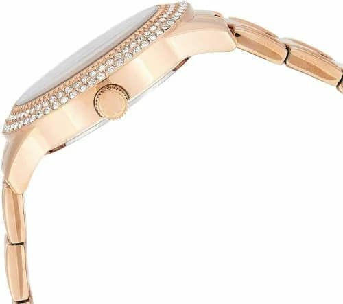 Attache bracelet Guess W1097L3 en acier doré rose, maillons fins et fermoir déployant sécurisé