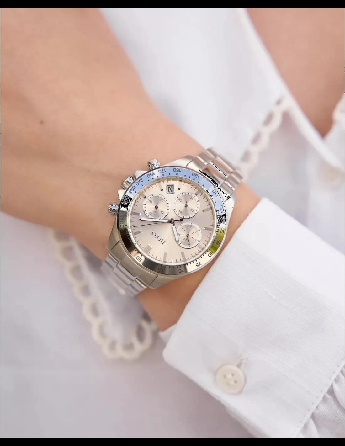 Attache bracelet Hugo Boss 1502615 en acier brossé triple boucle déployante, maillons polis, confort ajustable