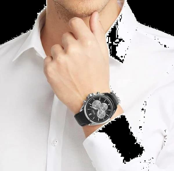 Attache bracelet Hugo Boss 1512879 dévoilant cuir noir texturé, coutures contrastées et boucle ardillon en acier brossé