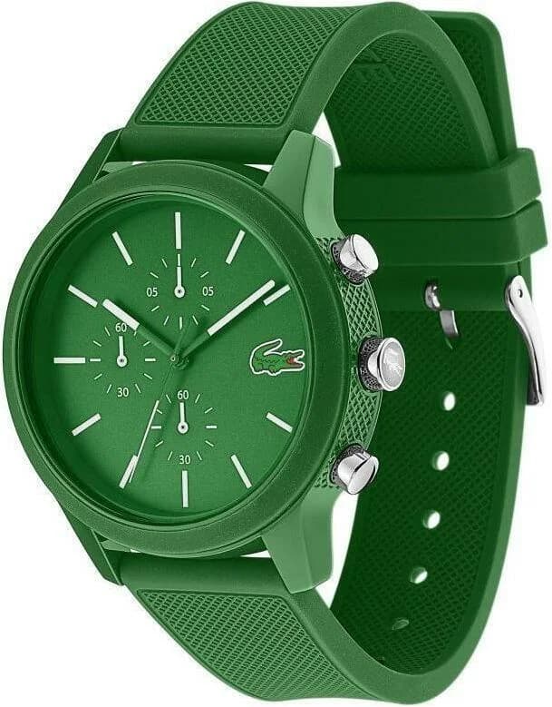 Visage cadran Lacoste 2010973 avec index bâtons appliqués, aiguilles luminescentes et guichet date à 4h30, lisibilité optimale