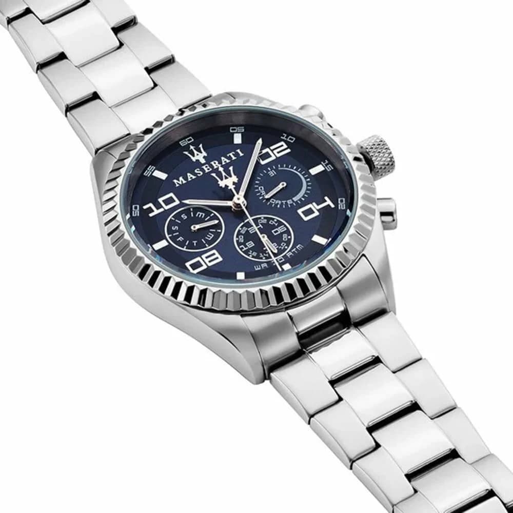 Attache bracelet Maserati R8853100011 en acier brossé triple boucle déployante, maillons satinés, fermeture sécurisée logo Maserati