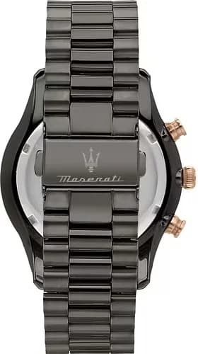 Attache bracelet Maserati R8873646001 s'habille d'un bracelet acier inoxydable à maillons H, fermoir déployant gravé du logo Maserati
