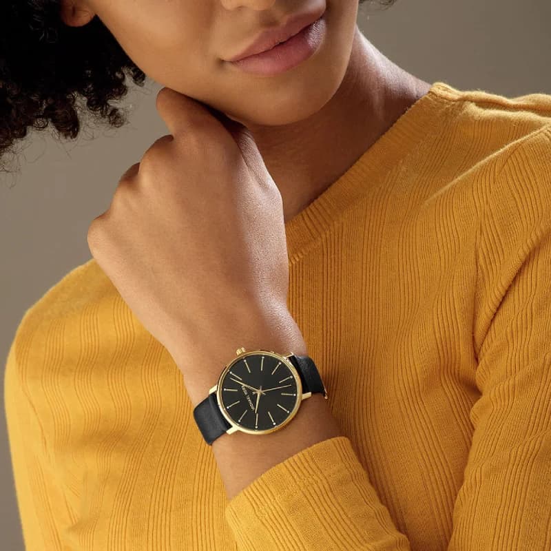 Montre Femme Michael Kors Pyper MK2747 - Cadran Noir, Boîtier Or, Bracelet Cuir Noir vue 5