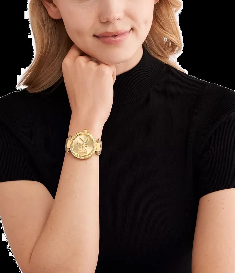 Attache bracelet Michael Kors MK4725 en cuir structuré beige cousu main avec fermoir déployante signé gravé logo MK