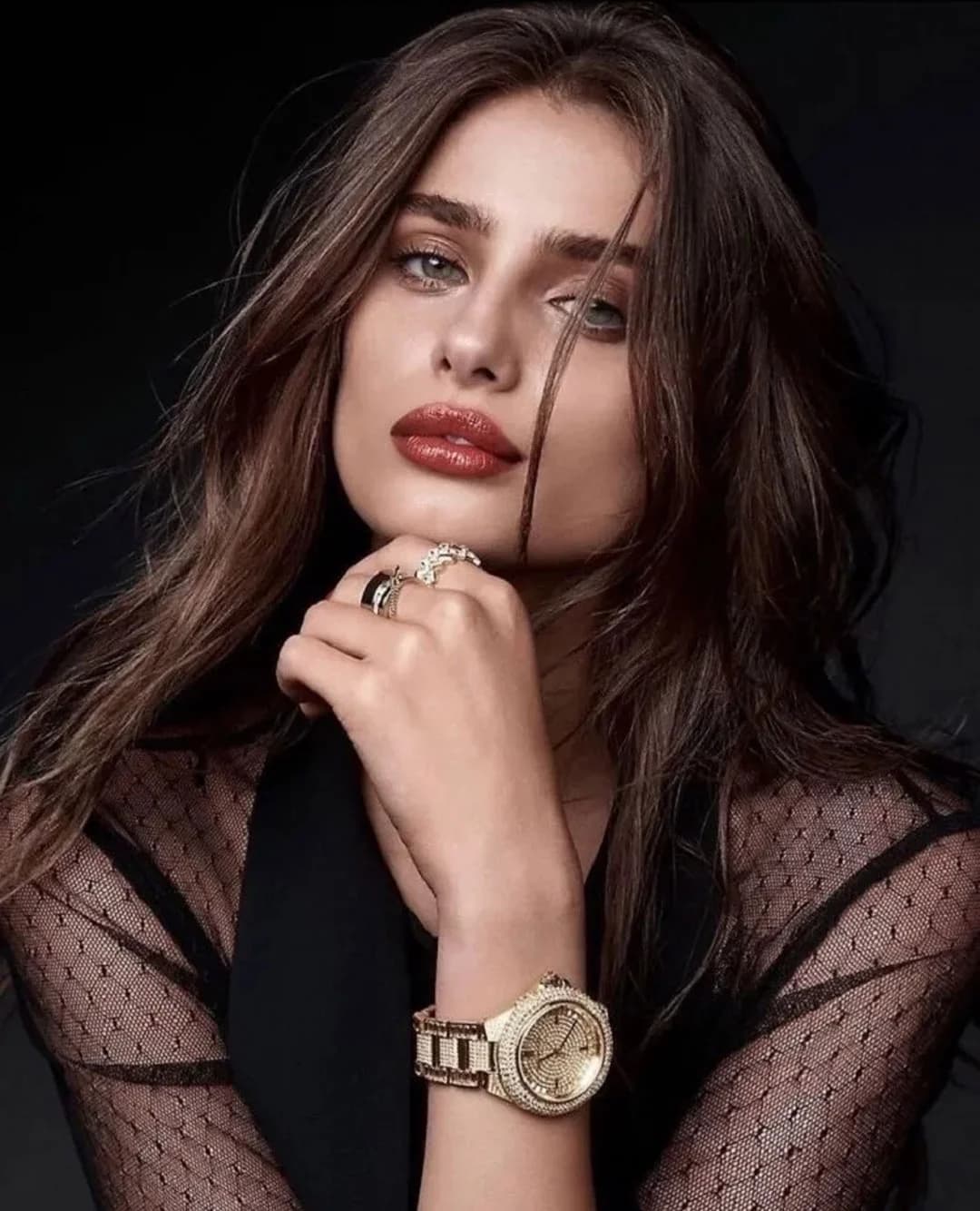 Lunette boîtier Michael Kors MK5720 tonneau 38mm acier or jaune, lunette lisse sertie de cristaux Swarovski, verre minéral