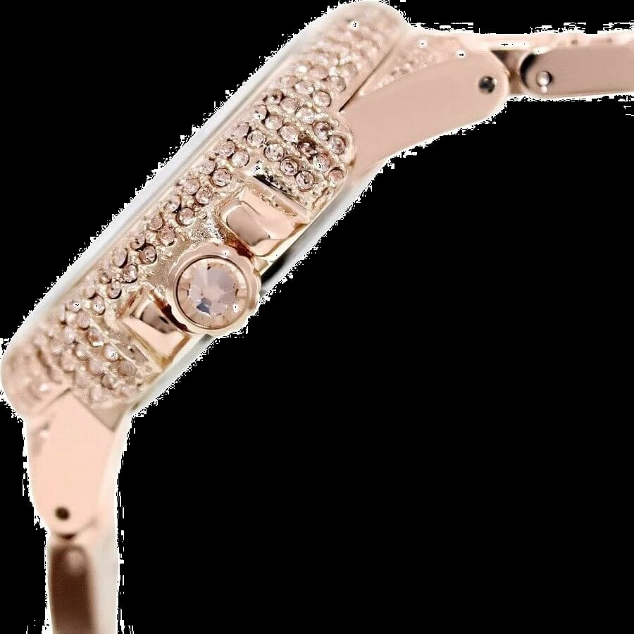 Visage cadran Michael Kors MK5862 présentant index à pastilles dorés, aiguilles bâton, guichet date à 3h, fond momie gravé