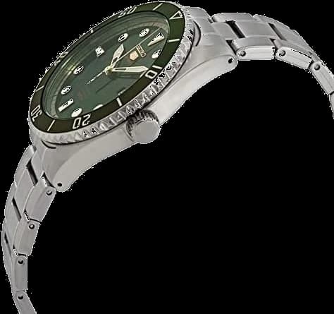 Attache bracelet Seiko SRPB93K1 dévoilant bracelet acier brossé avec fermoir déployant trois fois et insert Safety Lock