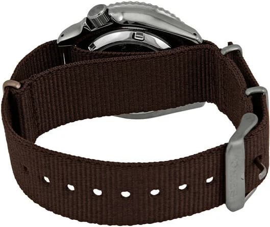 Attache bracelet Seiko SRPD85K1 en textile kaki cousu, boucle ardillon acier inoxydable, robustesse et confort tactique