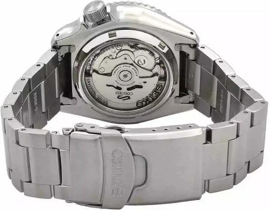 Attache bracelet Seiko SRPK67K1 en acier brossé trois maillons, fermoir déployant triple boutons-poussoirs, maillons solides ajustables sans outil